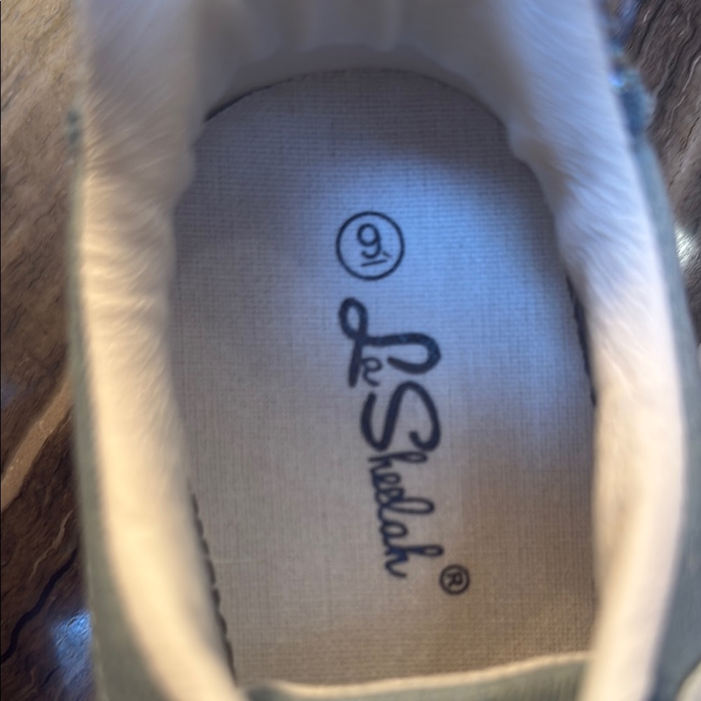 Stylish Blue Athletic Shoes with Rhinestone Accents - Picture 8 of 17